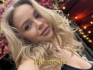 Blondiekiss