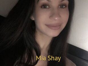 Mia_Shay