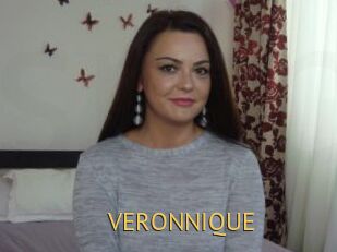 VERONNIQUE_